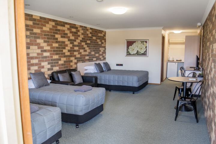 Room 5 of 35