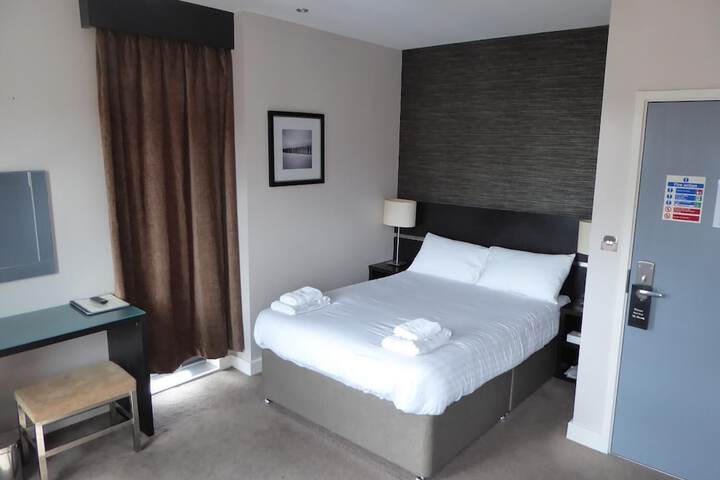 Room 13 of 29