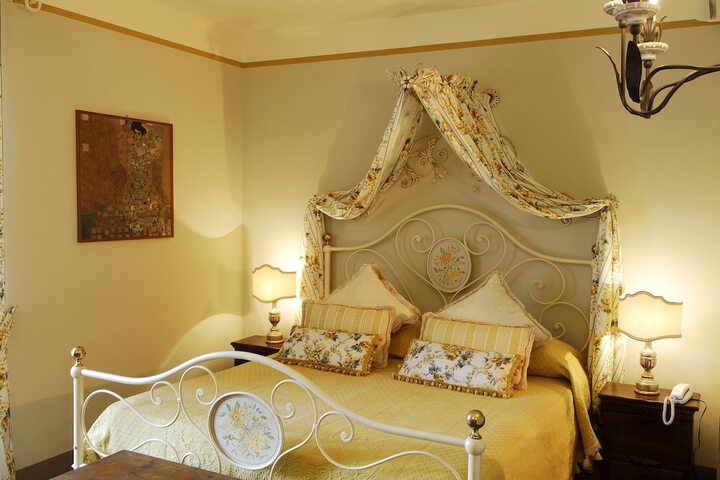 Room 5 of 49