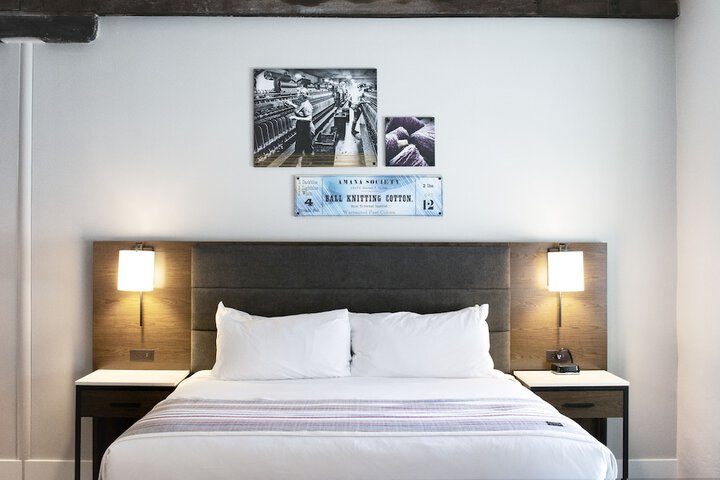 Executive King Bed (8 of 44)