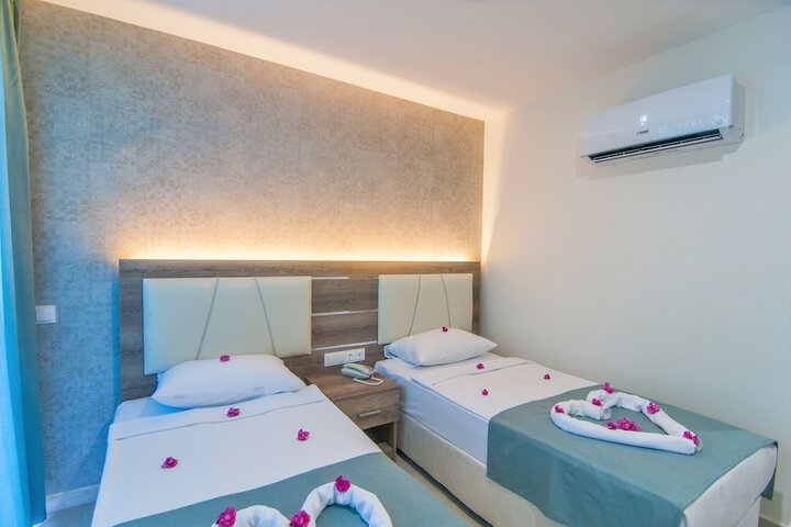 Room 8 of 65