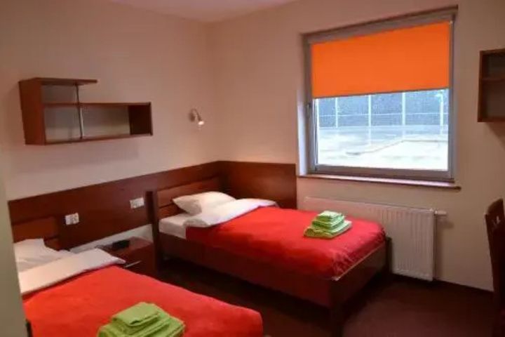 Room 4 of 11