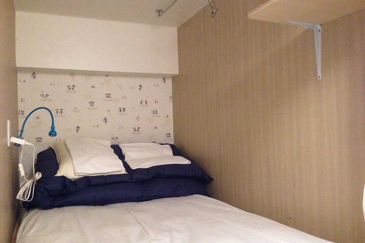 Room 3 of 37