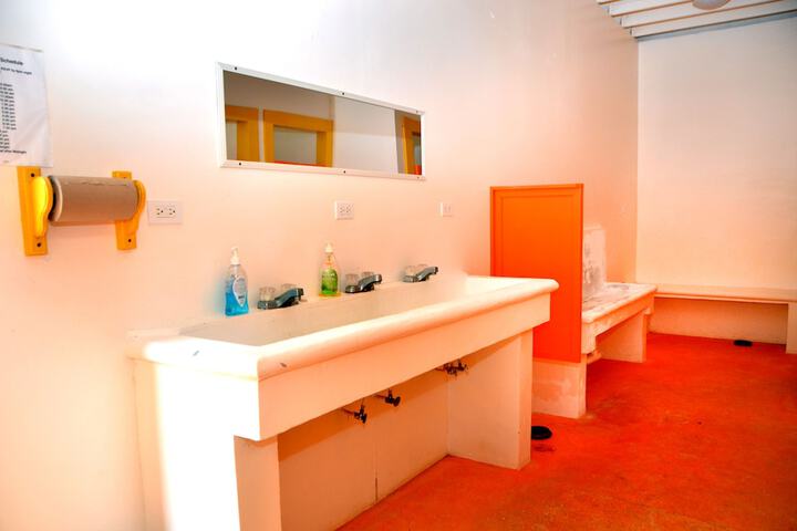 Room 18 of 33