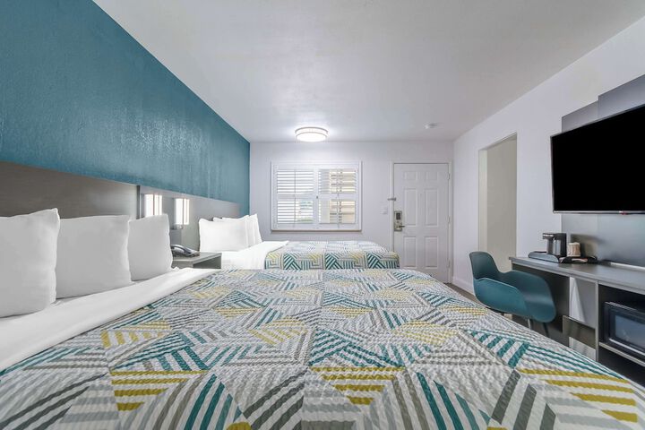 Room 13 of 26