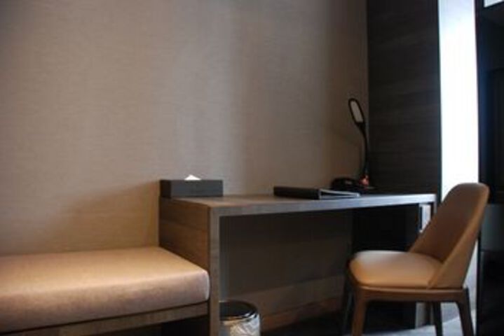 Room 11 of 34