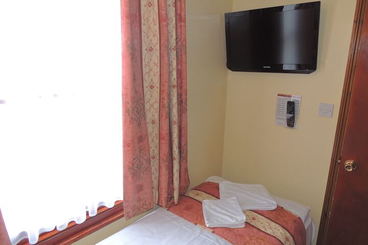 Room 6 of 81