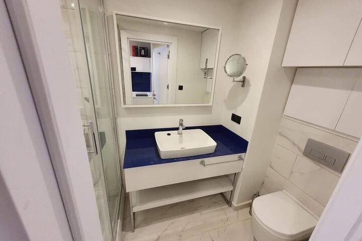 Room 8 of 31