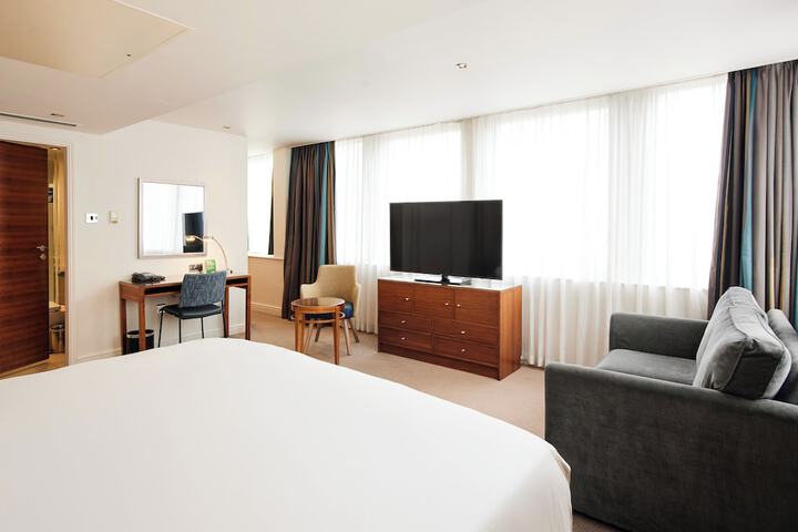 Room 47 of 98