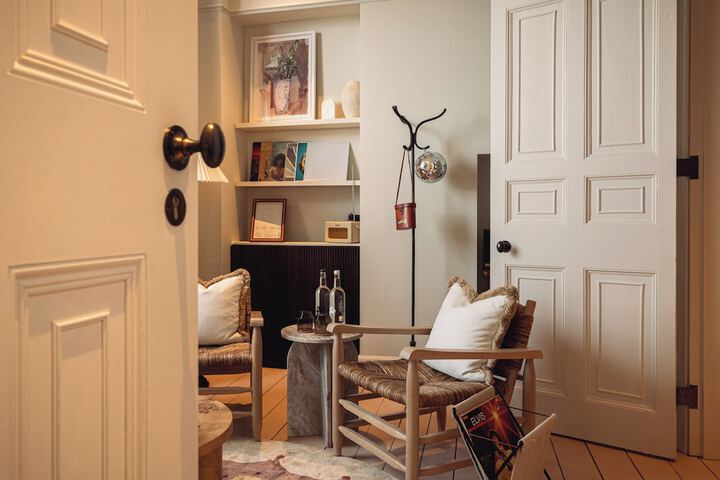 Room 43 of 137