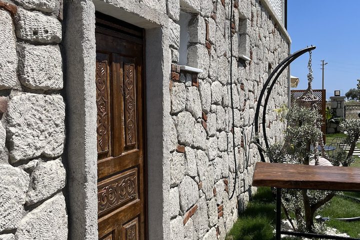 Hotel Exterior 37 of 45