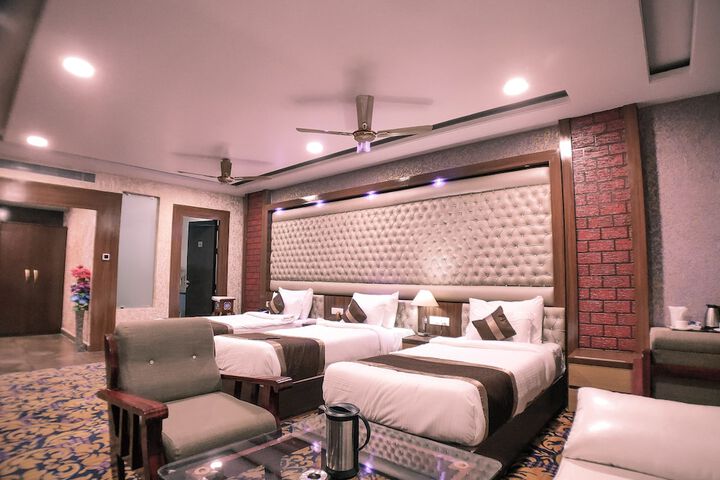 Room 17 of 43