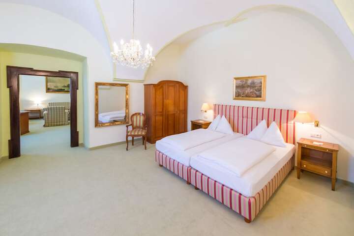 Room 4 of 29