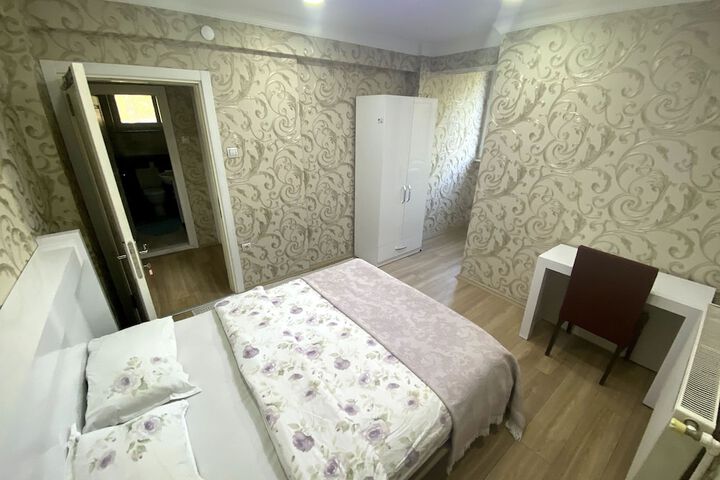 Room 35 of 166