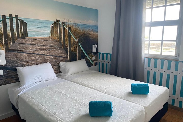 Room 6 of 30