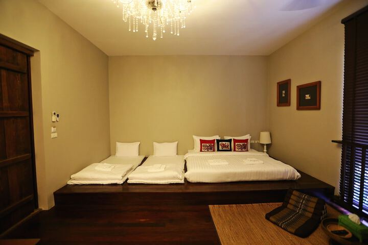 Room 23 of 68