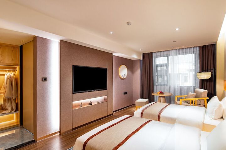 Room 3 of 22