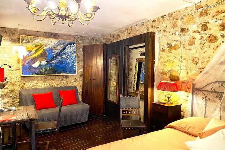 Room 5 of 52
