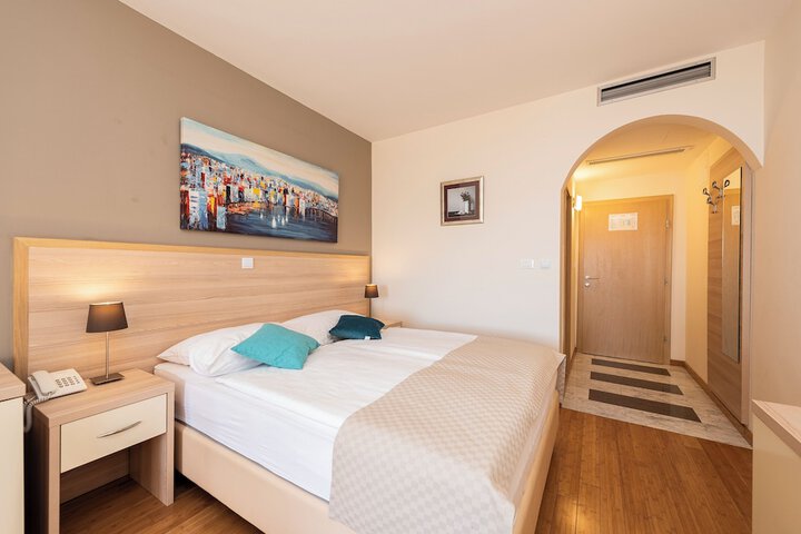 Room 40 of 93