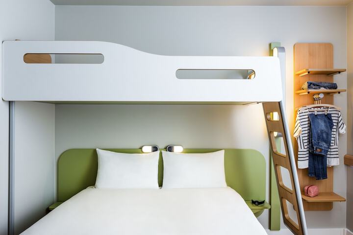 Room 3 of 31