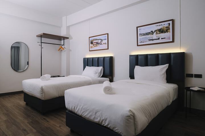 Room 7 of 14