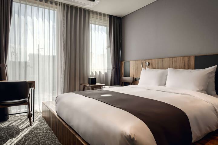 Room 48 of 84