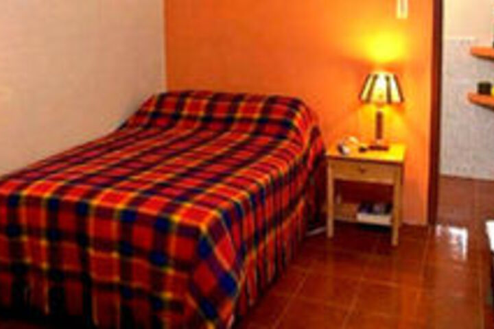 Room 9 of 28