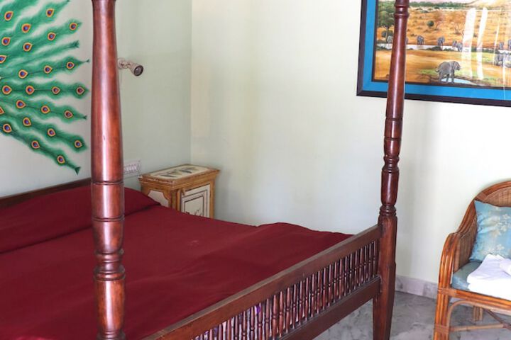 Room 8 of 37