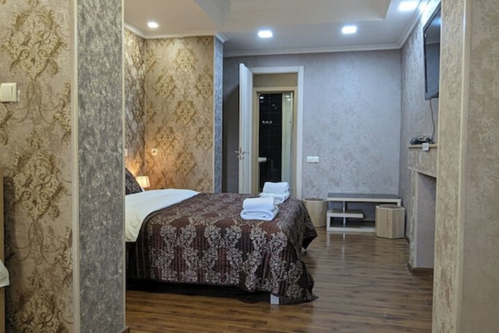 Room 44 of 110
