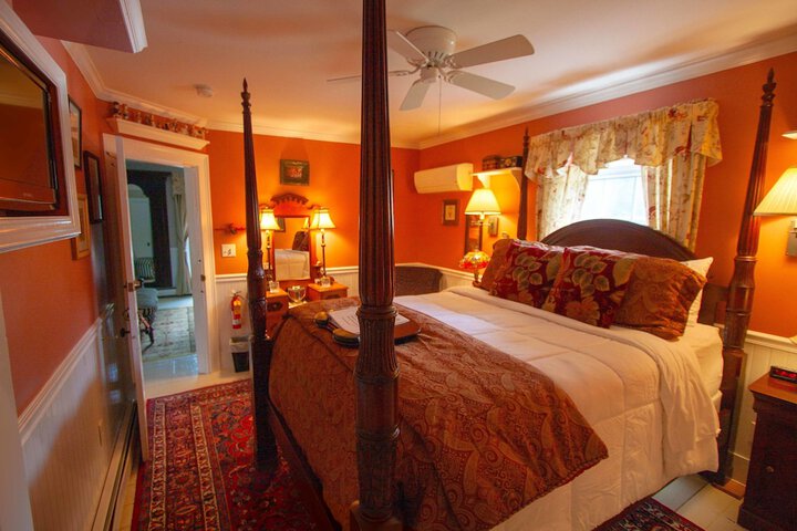 Room 19 of 203