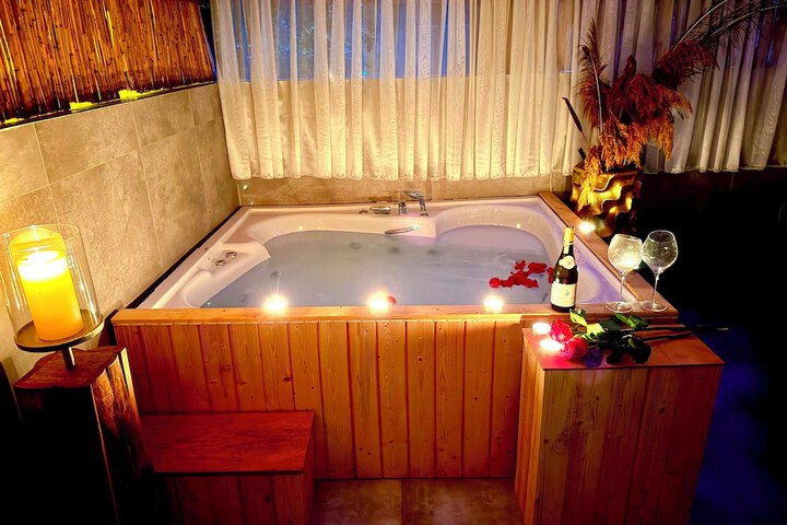 Hot Tub 27 of 42