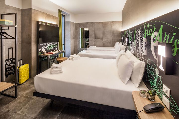 Room 10 of 41
