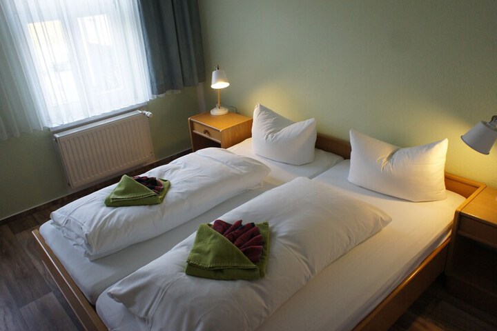 Room 5 of 40
