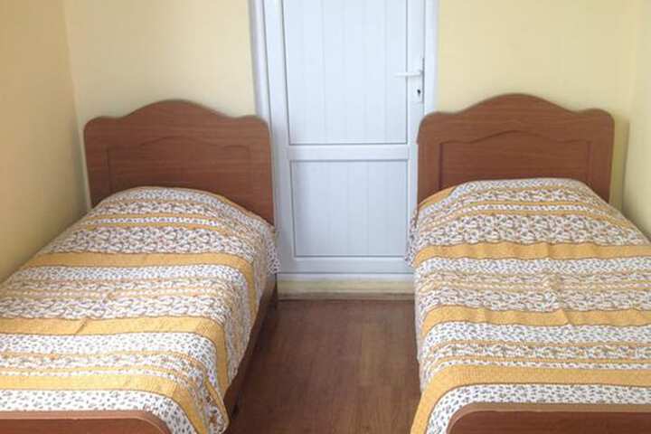 Room 3 of 20