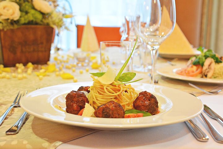Dining 46 of 73