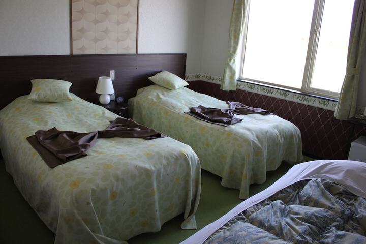 Room 6 of 39