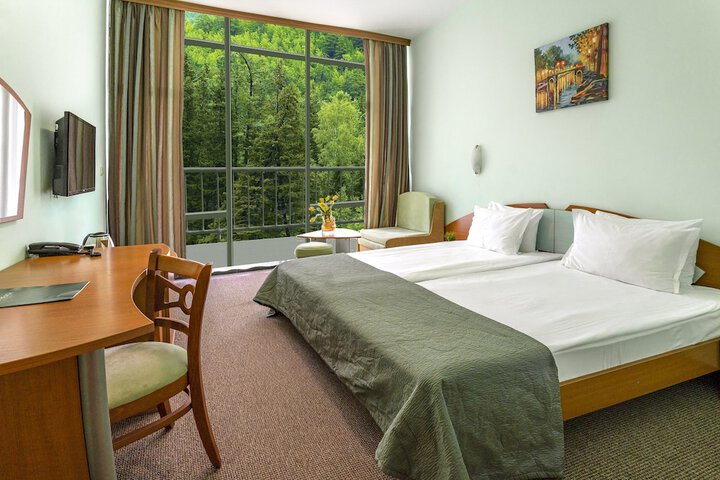 Room 10 of 94