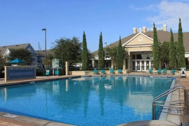 Pool 14 of 27