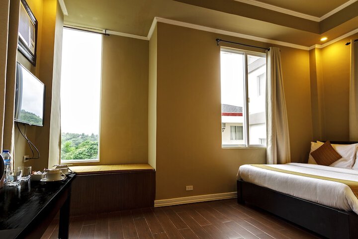 Room 5 of 32