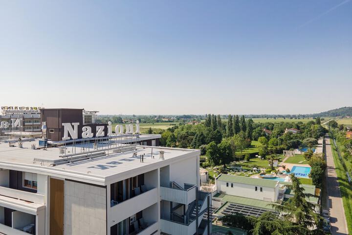 Hotel 70 of 71