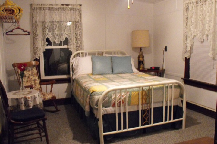 Room 15 of 36