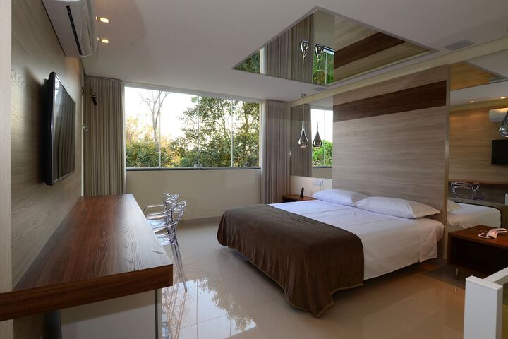 Room 2 of 37