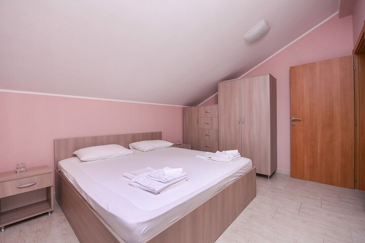 Room 30 of 67