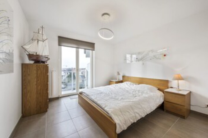 Room 7 of 16
