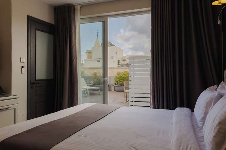 Room 43 of 67