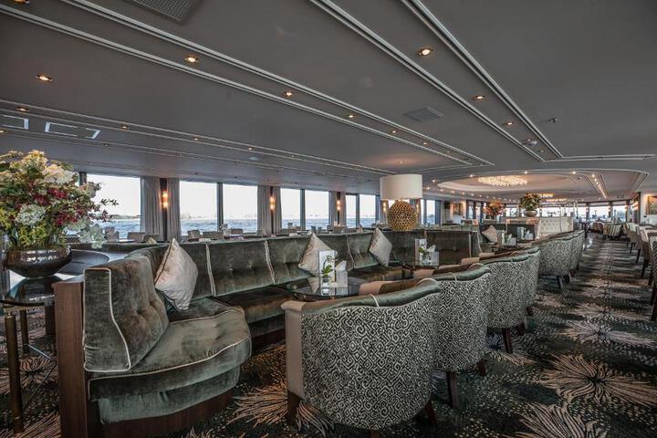 Lounge 7 of 23