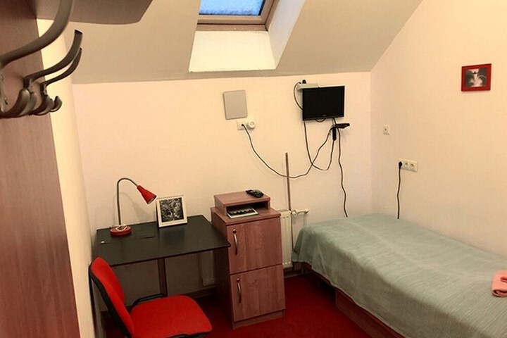 Room 7 of 56