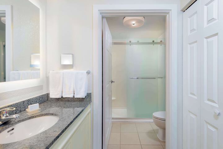 Bathroom shower