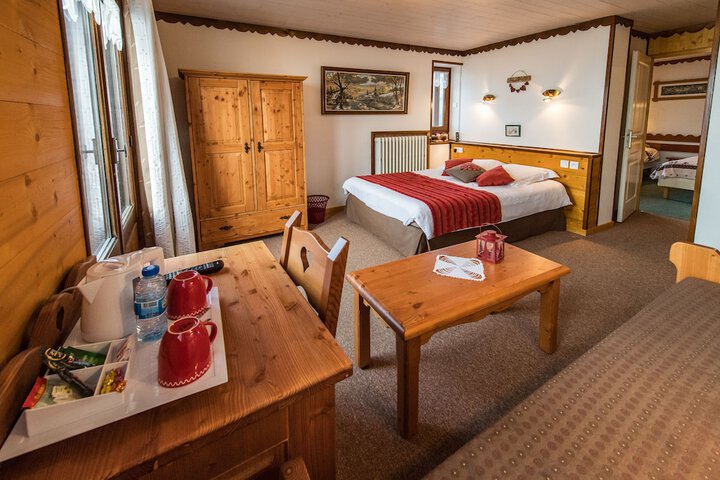 Room 11 of 24