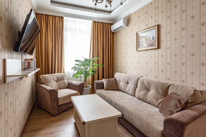 Room 9 of 24